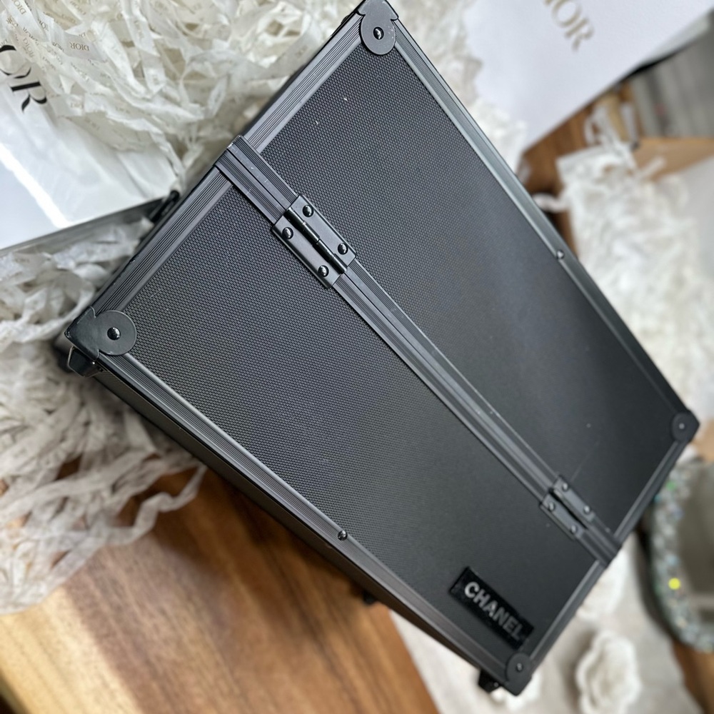 CHANEL PROFESSIONAL BEAUTY ADVISOR/MAKE-UP ARTIST X-LARGE COSMETICS TRAVEL CASE - Picture 6 of 16
